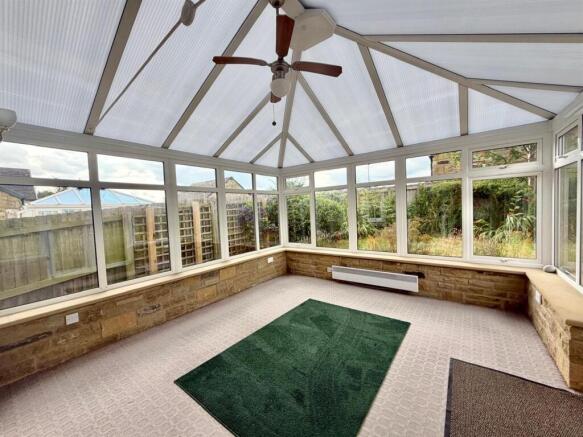 3 bed Detached to rent Image 5