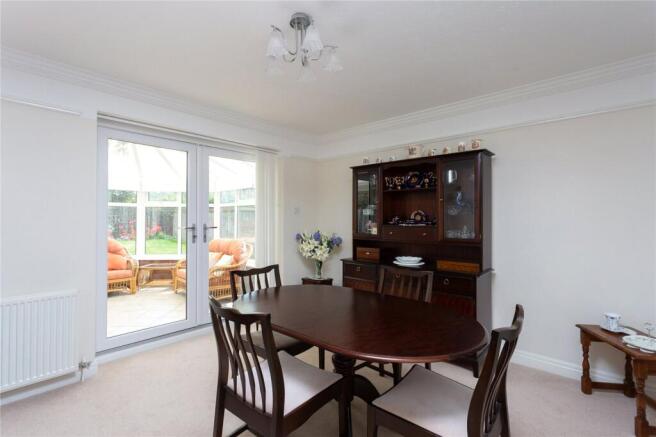 5 bed Detached for sale Image 7