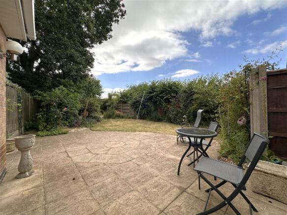 Lovely Private Garden 528