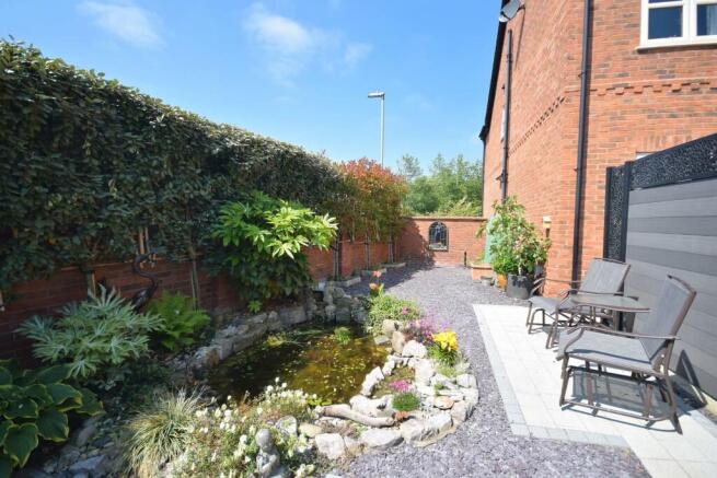 LANDSCAPED GARDEN