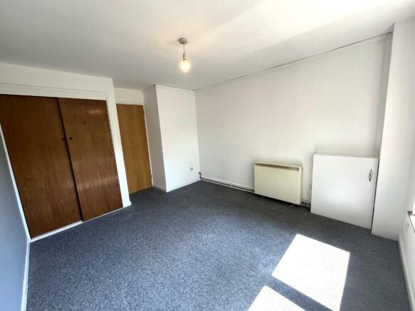 Bedroom 1 2.JPG