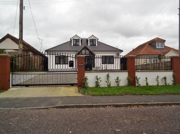 Gated Frontage