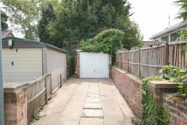 DETACHED GARAGE