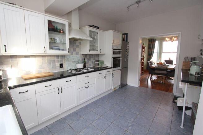 Kitchen to Din...