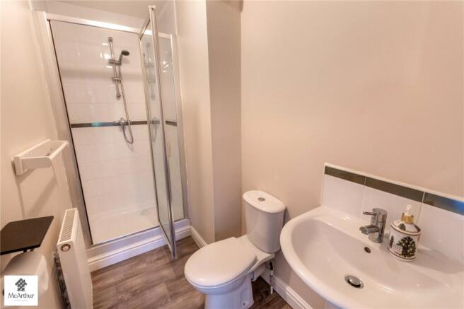 4 bed House for sale Image 8