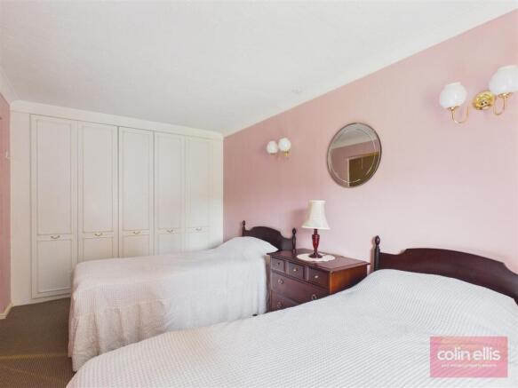 2 bed Flat for sale Image 8