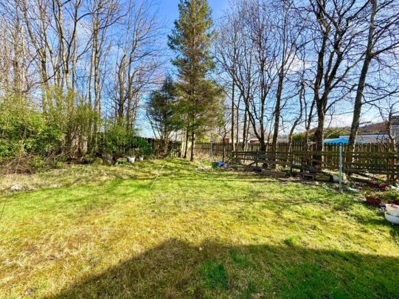 Main Street, Glengarnock garden