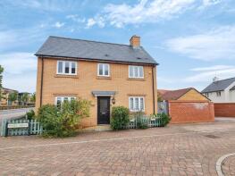 24, Hazel Grove, Bedford MK45 4GJ