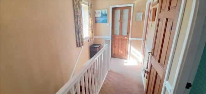 FIRST FLOOR LANDING