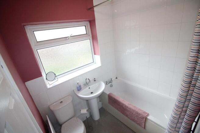 2 bed End of Terrace to rent Image 9