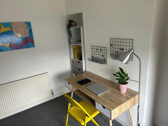2 bed House to rent Image 8