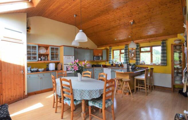 KITCHEN/B'...