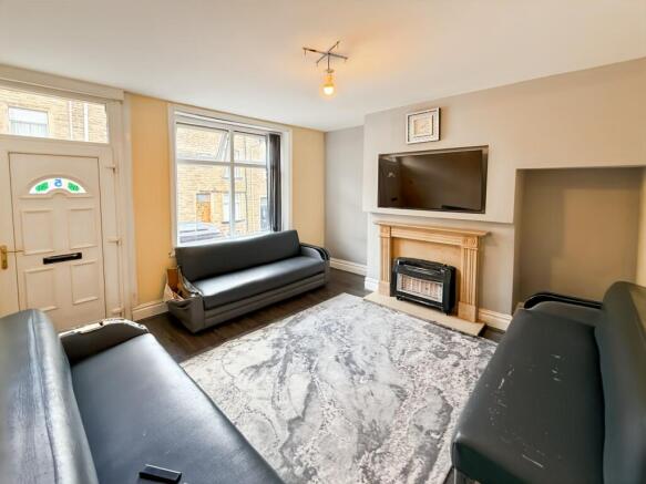 4 bed Terraced for sale Image 2