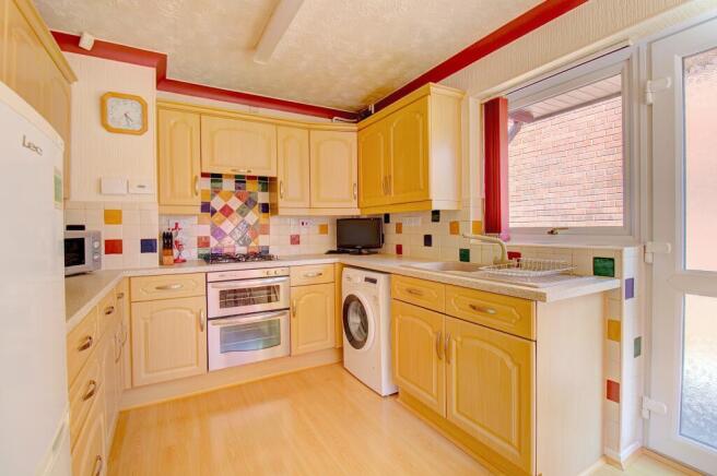 Kitchen (alt view)