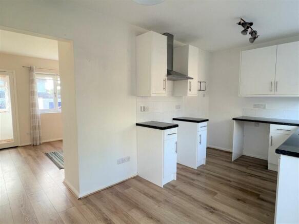 Dining/Kitchen Area