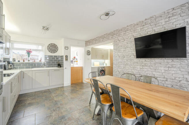 1409250-14-6985d2...