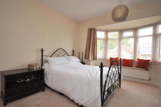 BEDROOM 2