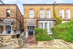 Flat B, 103, Finsbury Park Road, Hackney, London N4 2JU