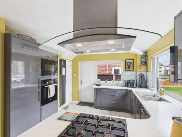 Kitchen/Dining Room