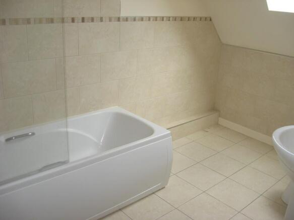 2 bed Flat to rent Image 11