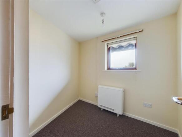 2 bed Flat for sale Image 5