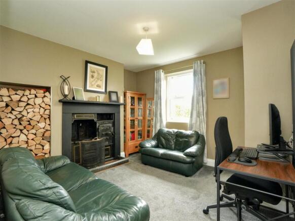 4 bed Detached for sale Image 9