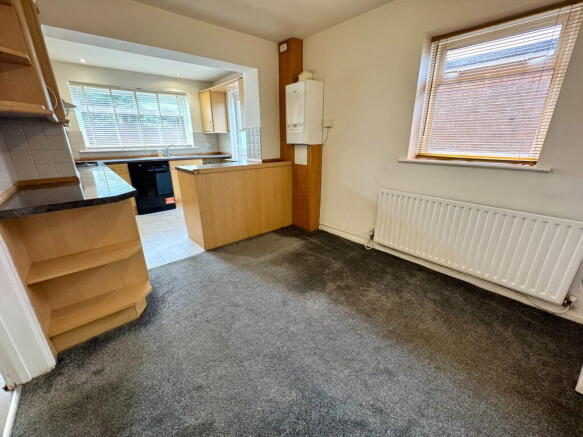 3 bed Semi-Detached for sale Image 6
