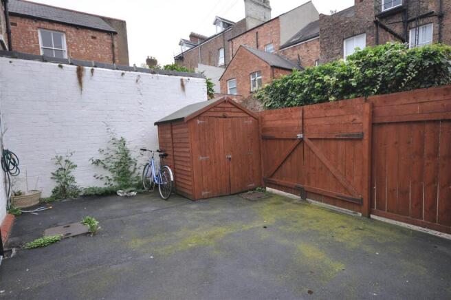 1 bed House to rent Image 11