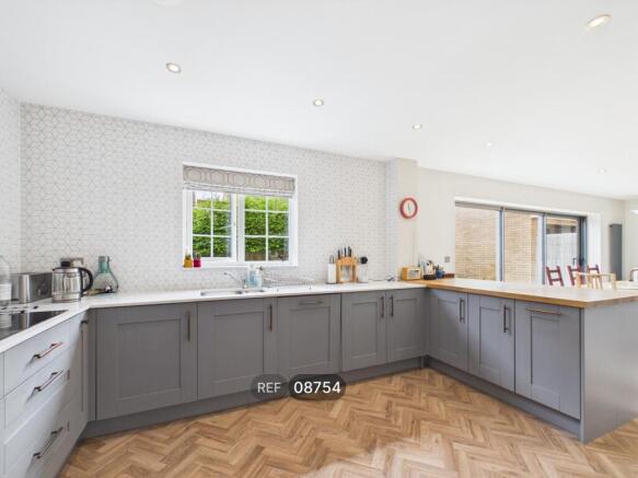 Kitchen / Dining area