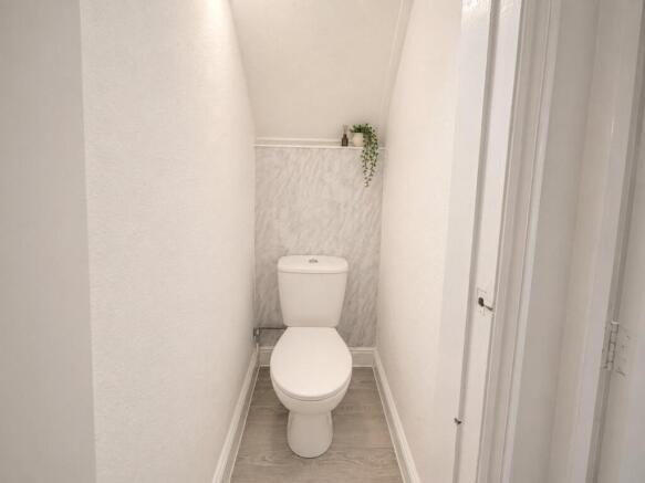 2 bed Penthouse to rent Image 11