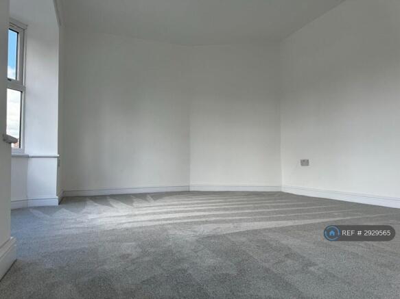 2 bed Semi-Detached to rent Image 7