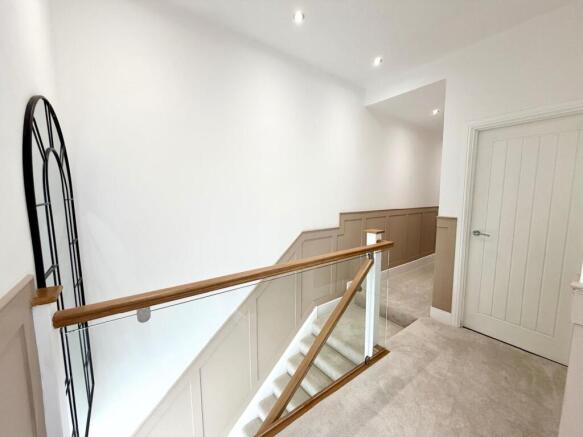 4 bed Semi-Detached for sale Image 9