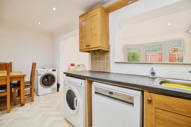 3 bed Detached for sale Image 6