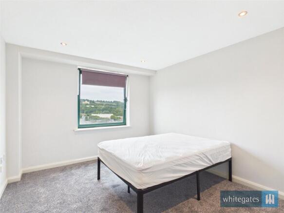 2 bed Apartment to rent Image 6