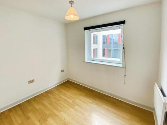 2 bed Flat to rent Image 7