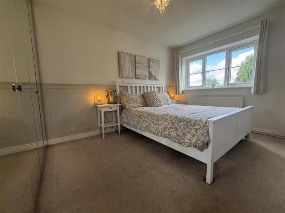 3 bed Semi-Detached for sale Image 11
