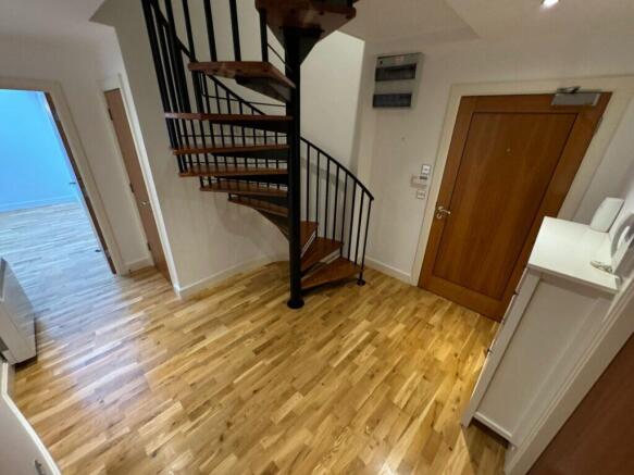 3 bed Apartment for sale Image 8
