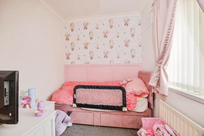 3 bed Semi-Detached for sale Image 8