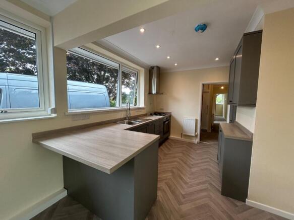 3 bed Bungalow to rent Image 6