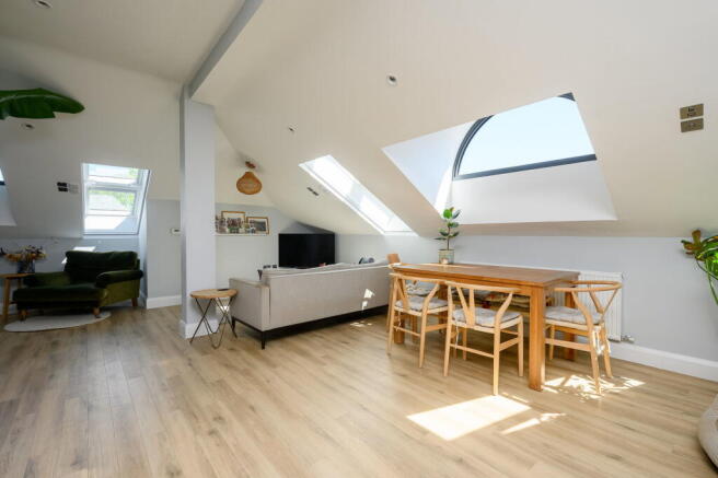 2 bed Apartment for sale Image 9