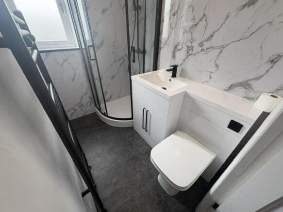 2 bed Terraced to rent Image 11