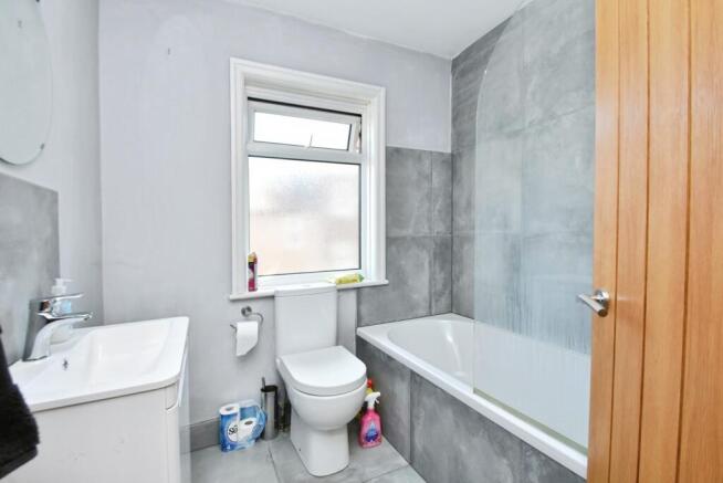 3 bed Terraced for sale Image 9