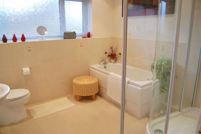 4-PIECE BATHROOM