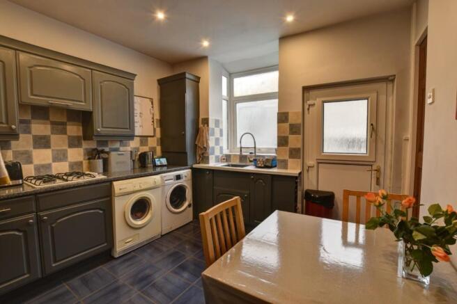 kitchen2.jpg