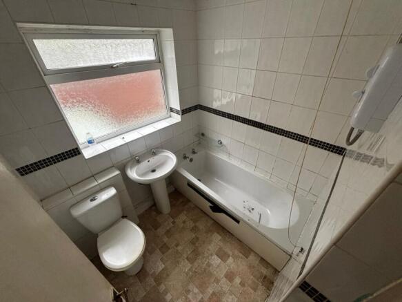 3 bed House to rent Image 6