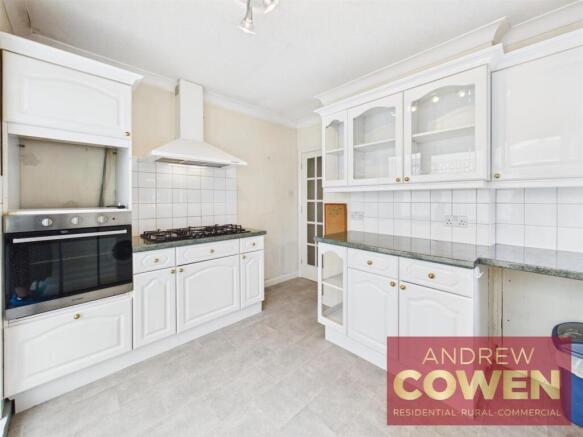 2 bed Semi-Detached Bungalow for sale Image 7