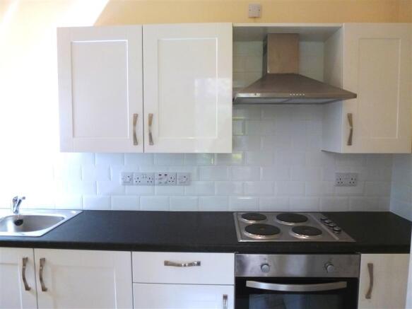 2 bed Apartment to rent Image 10