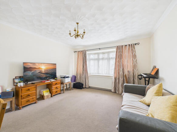 CAM01984G0-PR0544-STILL005