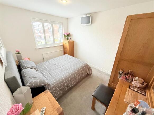 4 bed Detached for sale Image 12