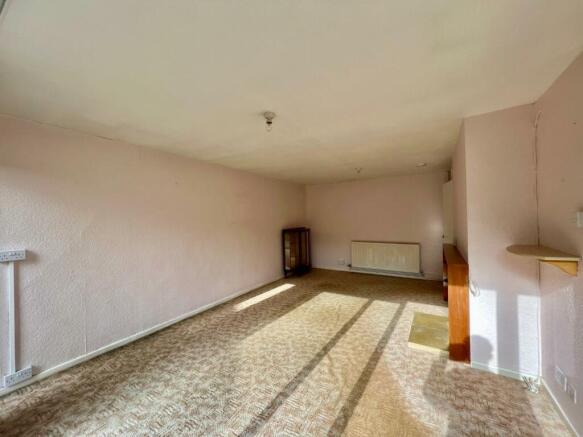 3 Chaucer Road - Lounge.jpg